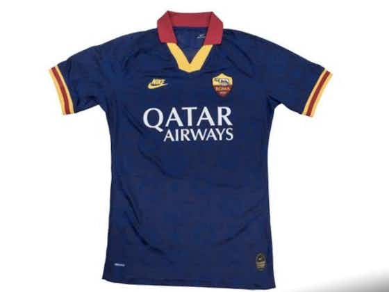 Image de l'article :📽Le troisième maillot de la Roma est un hommage aux années 90