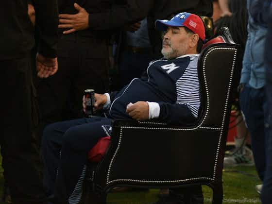 Image de l'article :🥐☕️ FC Ptit Déj : Maradona rempile, un défenseur humilié 🙈