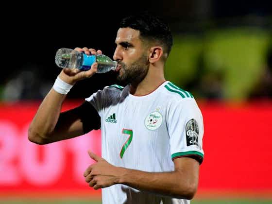 Image de l'article :📸 Foot sur poussière : la pelouse du match de l'Algérie fait encore jaser