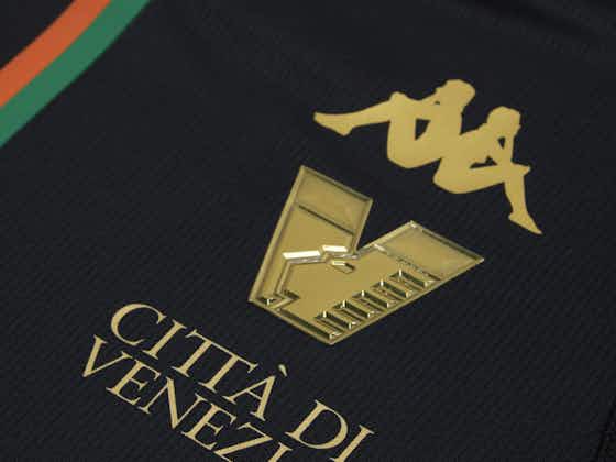 Image de l'article :📸 Venise dévoile son nouveau maillot 🤩