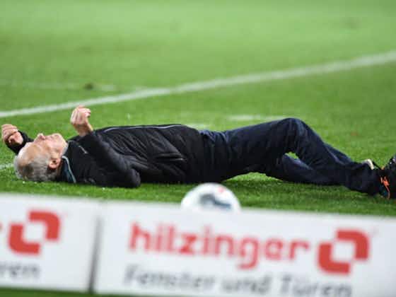 Immagine dell'articolo:🎥 In Bundesliga un giocatore ha abbattuto l'allenatore avversario