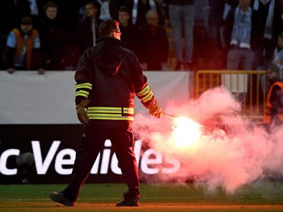 Immagine dell'articolo:🎥 Delirio a Malmö: fumogeni e petardi in campo e stop dell'arbitro 🧨