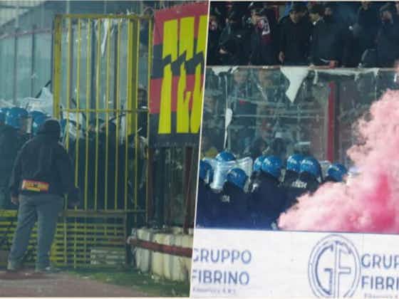 Immagine dell'articolo:🤯 Follia in Casertana-Foggia: scontri tra tifosi in campo, due feriti!