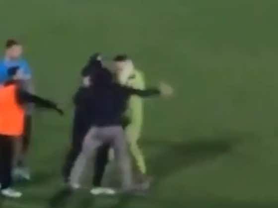 Immagine dell'articolo:🎥 Assurdo in Serie C: padre di Shpendi dà un pugno al portiere avversario