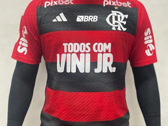 Immagine dell'articolo:Razzismo: Flamengo in campo con maglia per Vinicius