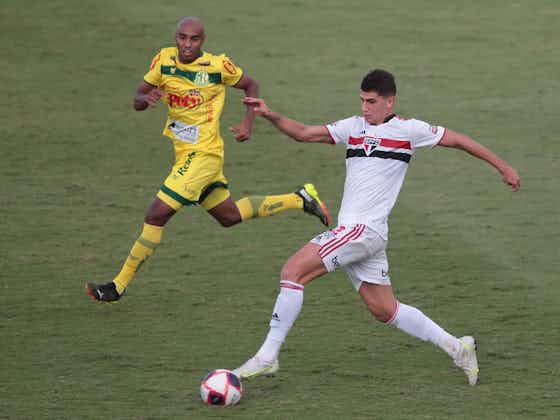Imagem do artigo:Vitor Bueno não treina e pode deixar o Tricolor nos próximos dias