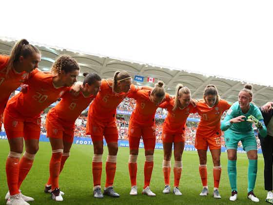 Immagine dell'articolo:Mondiali donne, l’Olanda contro la Fifa: «Perché giocare alle 15?»