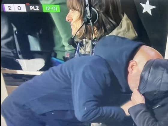 Immagine dell'articolo:Clamoroso Italiano, bacia la giornalista di Sky dopo il gol