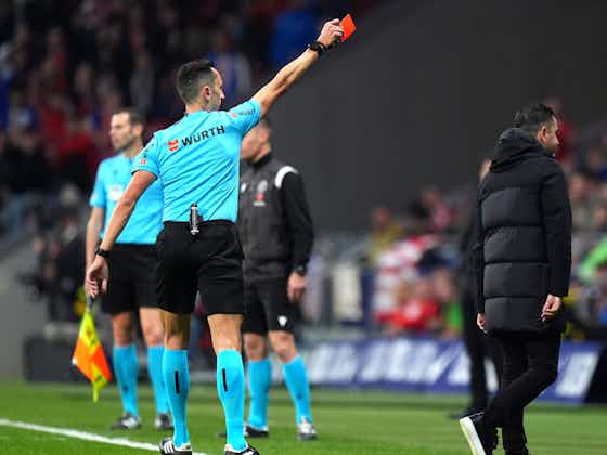 Imagen del artículo:El FC Barcelona, decidido a evitar el castigo a Xavi por su tarjeta roja contra el Atlético