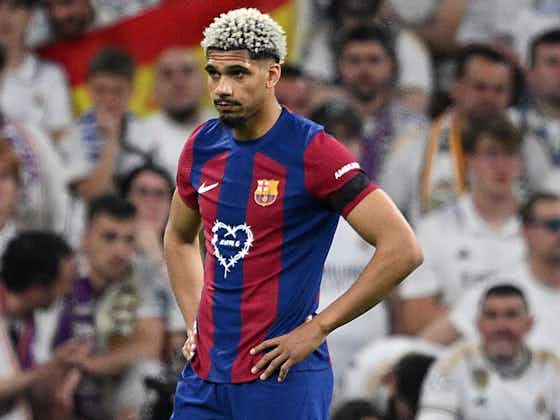 Imagen del artículo:Las exigencias de Xavi provocan que la salida de Ronald Araújo del Barça coja cada vez más forma