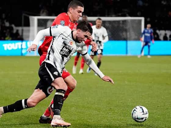Imagen del artículo:Saint-Étienne y Bordeaux vencieron respectivamente a Bastia y Dunkerque por la Ligue 2
