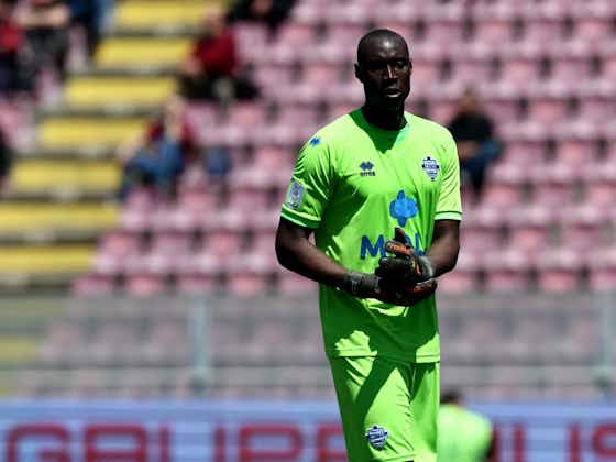 Article image:Official | Lorient sign Rennes goalkeeper Alfred Gomis