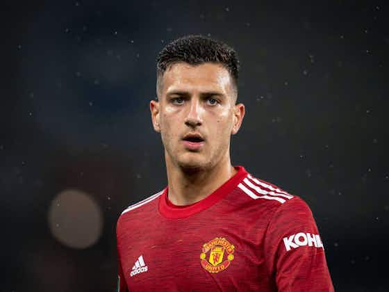 Article image:Milan maintain contact with Manchester United defender
