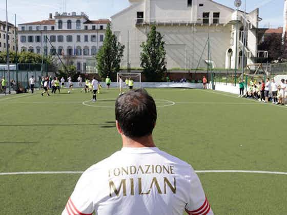 Immagine dell'articolo:Napoli-Milan, inconveniente per i rossoneri: pullman “incastrato” a Via Tasso