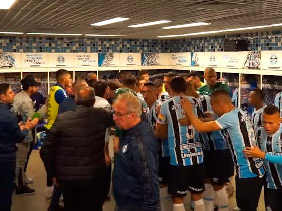 Imagem do artigo:Geromel discursa forte antes de nova vitória do Grêmio na Série B; assista
