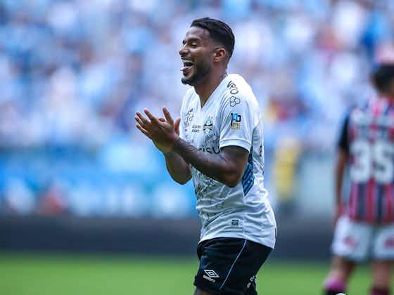 Imagem do artigo:Reinaldo decide vitória e vê Grêmio jogando futebol de alto nível