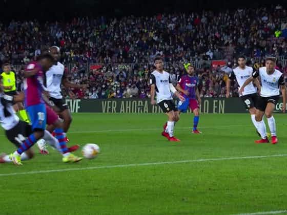 Imagen del artículo:El Valencia descubre la diferencia arbitral cuando juegan contra el Barça y el Madrid