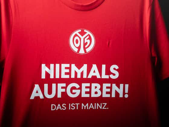 Artikelbild:T-Shirts "Niemals aufgeben!“ für 10 Euro