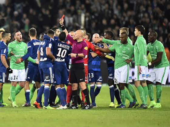 Image de l'article :Ligue 1 : le derby OL - ASSE, "le match le plus difficile à arbitrer" de Tony Chapron