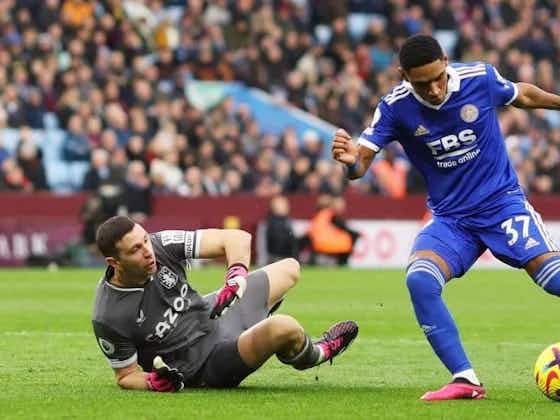 Imagen del artículo:Dibu Martínez sufrió el Aston Villa vs. Leicester: una mala decisión, horrores defensivos y cuatro goles