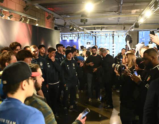 Immagine dell'articolo:Altro bagno di folla per gli Azzurri all'adidas Store di New York City