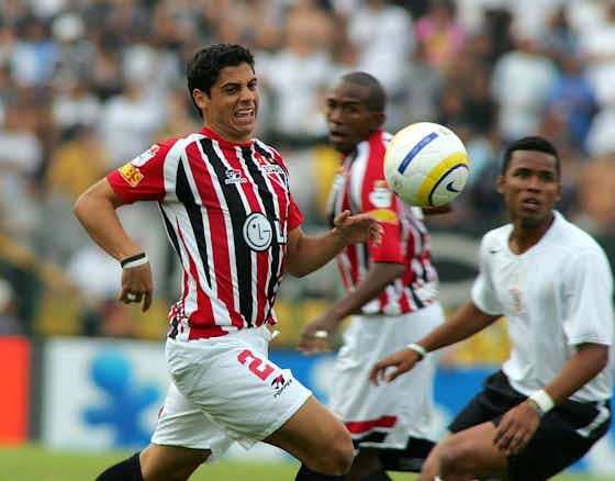 Imagem do artigo:“Tínhamos prazer em bater no Corinthians”, revela ex-lateral Cicinho