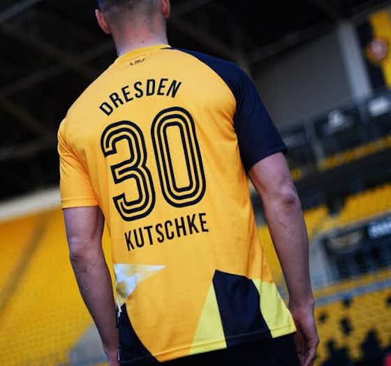 Imagem do artigo:Camisa mash-up do Dynamo Dresden 2023 é revelada pela Umbro