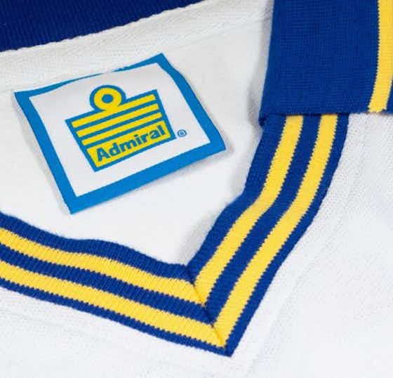 Imagem do artigo:Leeds United lança camisa retrô assinada pela Score Draw