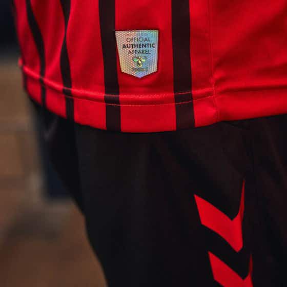 Imagem do artigo:Terceira camisa do Millwall FC 2022-2023 é revelada pela Hummel