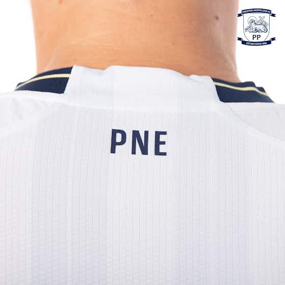 Imagem do artigo:Camisa titular do Preston North End 2023-2024 é lançada pela Castore