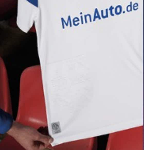 Image de l'article :👕 Deux clubs dévoilent un maillot... avec le logo de l'autre club