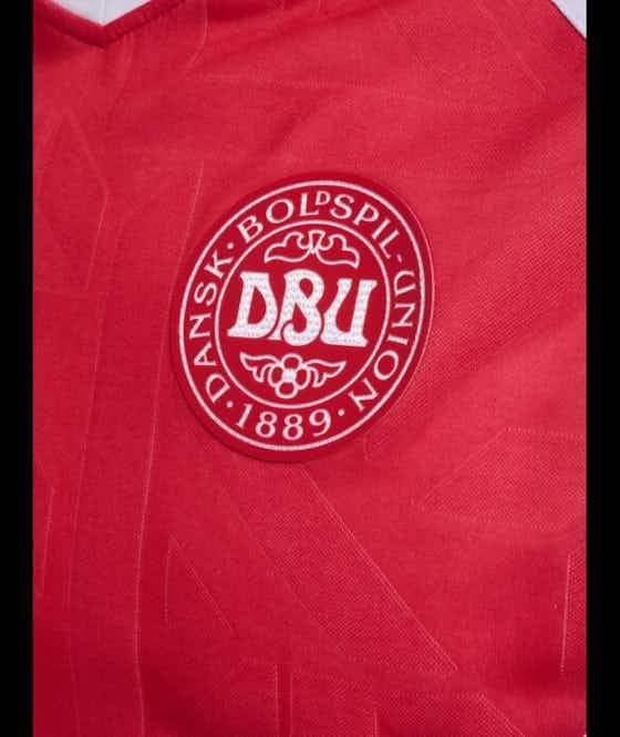 Imagem do artigo:Camisas da Dinamarca 2023-2024 são lançadas pela Hummel