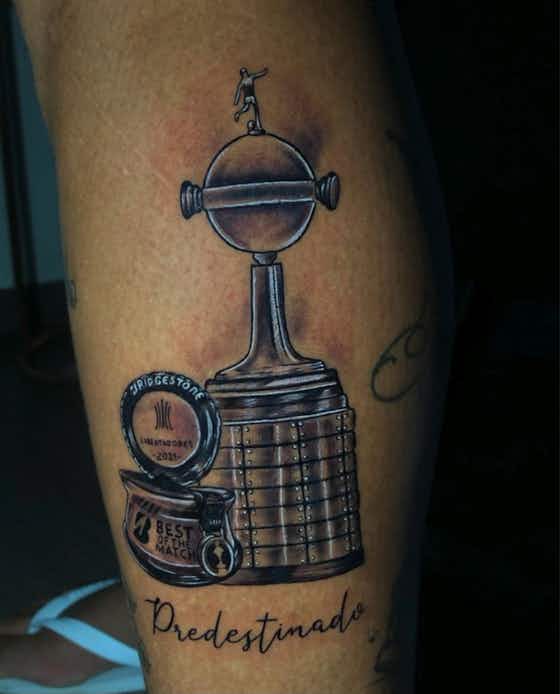 Imagem do artigo:Predestinado? Deyverson ‘homenageia’ Gabigol com tatuagem após título da Libertadores