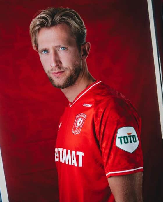 Imagem do artigo:Camisa titular do FC Twente 2023-2024 é revelada pela Castore