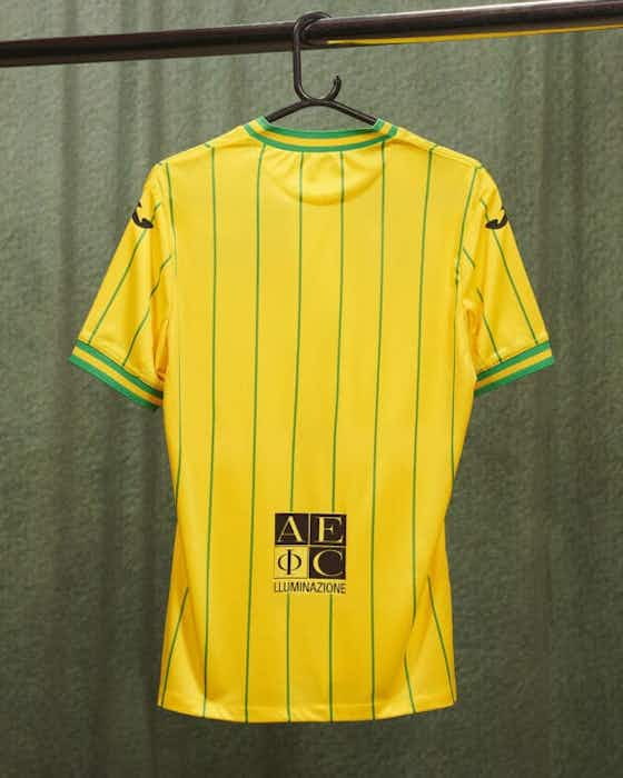 Imagem do artigo:JOMA lança nova camisa titular do Norwich City 2022-2023