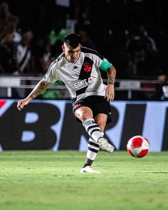 Imagem do artigo:Medel volta a treinar e pode ser reforço do Vasco contra o Criciúma