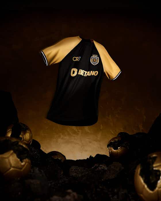 Image de l'article :Un club 🇵🇹 dévoile un maillot hommage à... CR7 👀