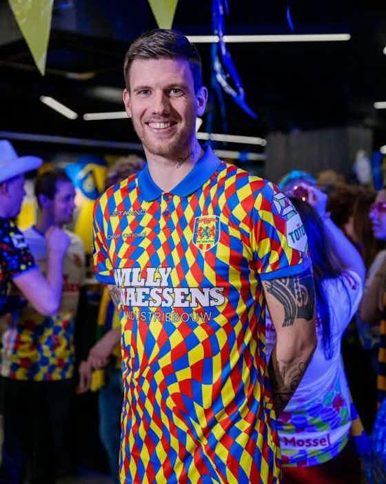 Imagem do artigo:Camisa carnavalesca do RKC Waalwijk 2022 é revelada pela Stanno