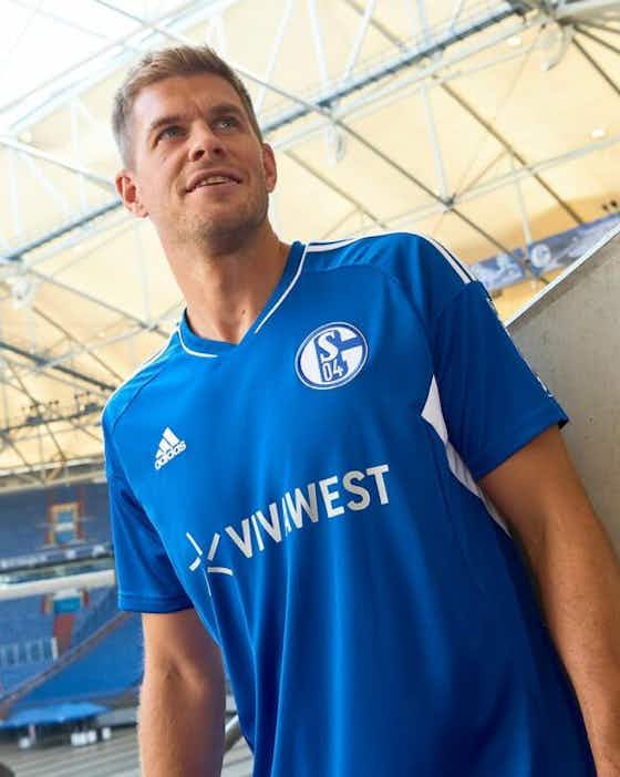 Imagem do artigo:Agora com Adidas, camisa titular do Schalke 04 2022-2023 é apresentada