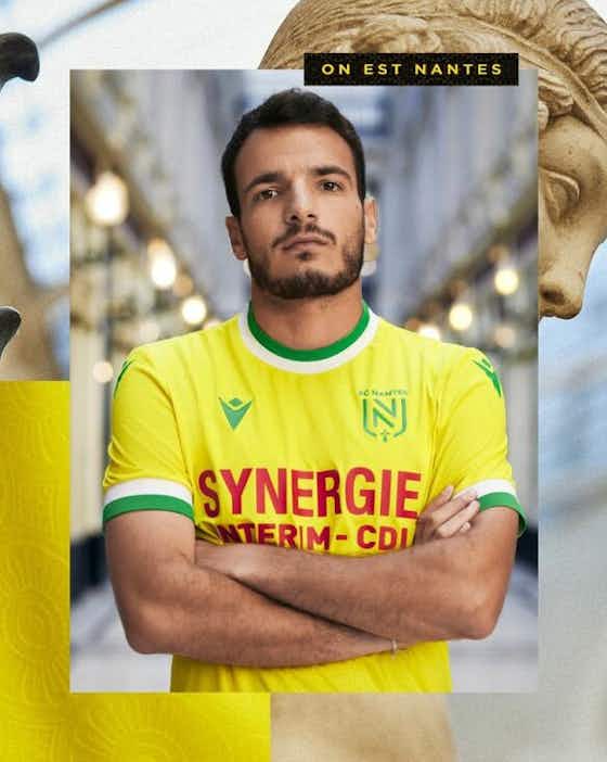 Imagem do artigo:Camisa titular do FC Nantes 2022-2023 é revelada pela Macron
