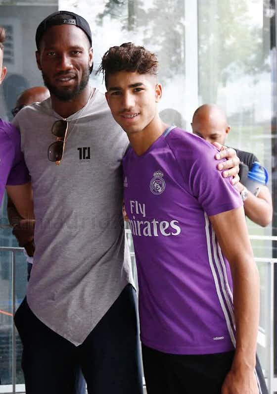 Article image:(Image): Chelsea’s new transfer target pictured with Didier Drogba