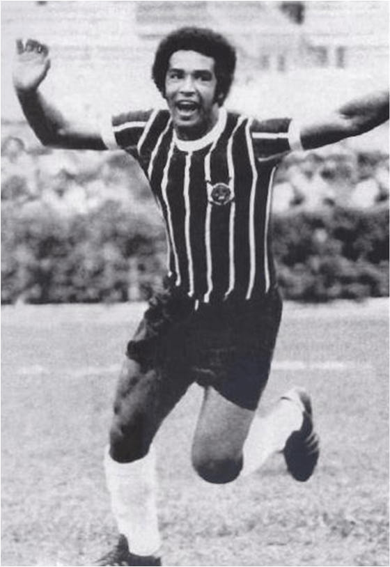 Imagem do artigo:Artilheiro do título do Corinthians de 1977, com 23 gols, Geraldão completa 73 anos
