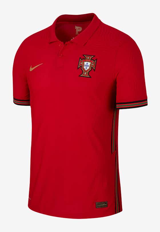 Image de l'article :📸 TOP 10 maillots de l'histoire du Portugal