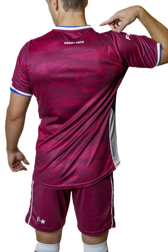 Imagem do artigo:Terceira camisa do Godoy Cruz 2022-2023 é lançada pela Fiume