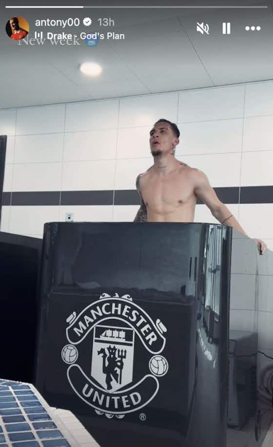 Article image:Photo: Antony takes ice bath after mystery absence from Manchester United squad
