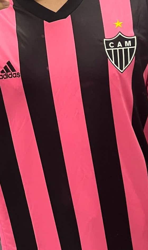 Imagem do artigo:Vaza camisa do Atlético-MG para o Outubro Rosa 2022