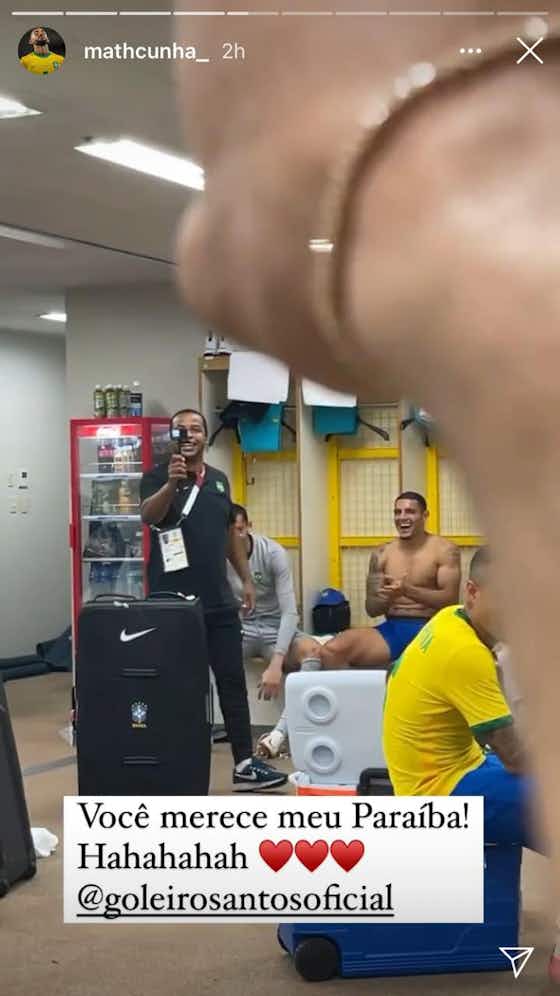 Imagem do artigo:Ex-companheiros de Athletico, Bruno Guimarães elogia goleiro Santos após classificação