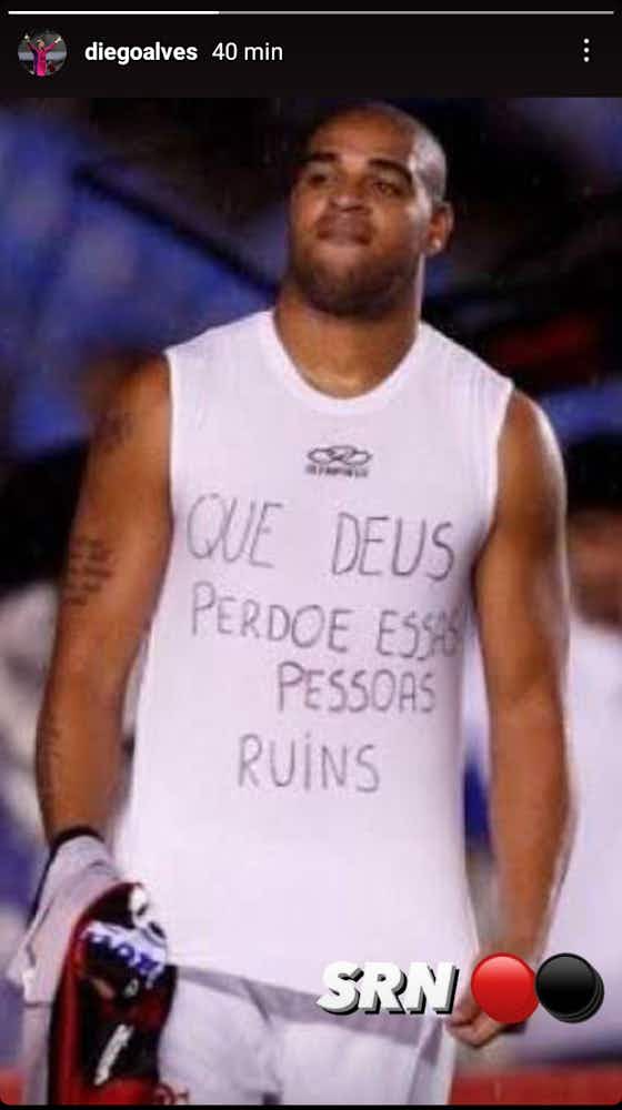 Imagem do artigo:“Que Deus perdoe essas pessoas ruins”; Diego Alves faz post enigmático após polêmica no Flamengo