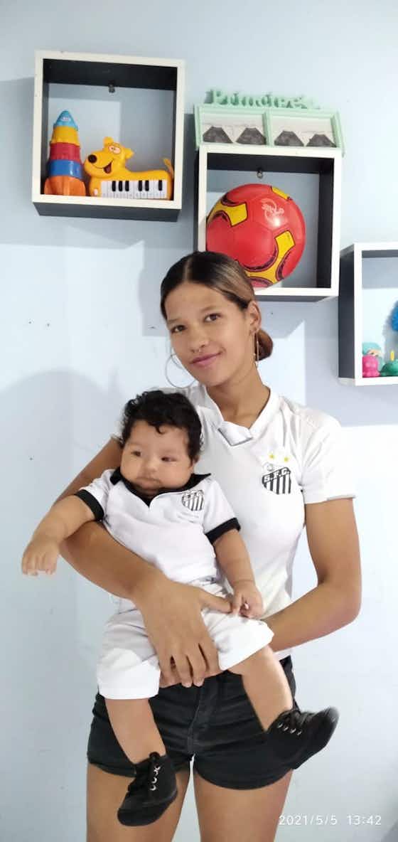 Imagem do artigo:Dias das Mães: Camila, mãe do Théo e goleira do Santos