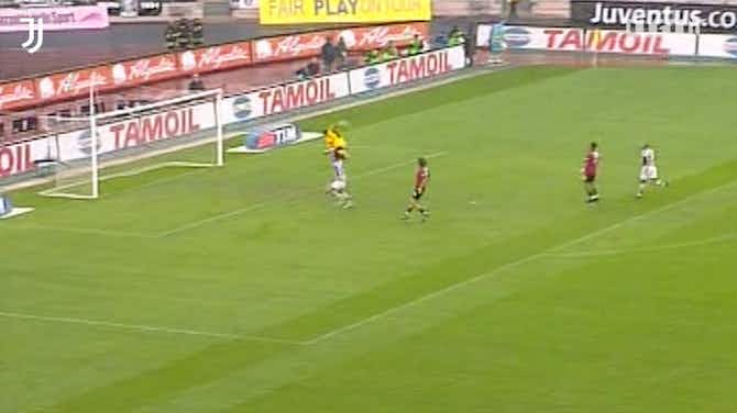 Anteprima immagine per Il gol capolavoro di Zlatan Ibrahimović contro il Livorno